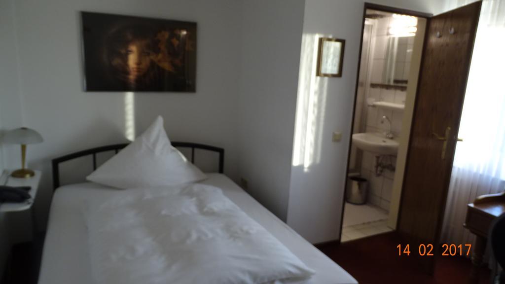Bed & Breakfast Hotel Helga Hein دوسلدورف المظهر الخارجي الصورة